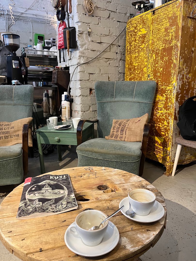 Interior of Helsingin Kahvipaahtimo, Päiväkahvibaari I / Vallila, specialty coffee shop in Helsinki