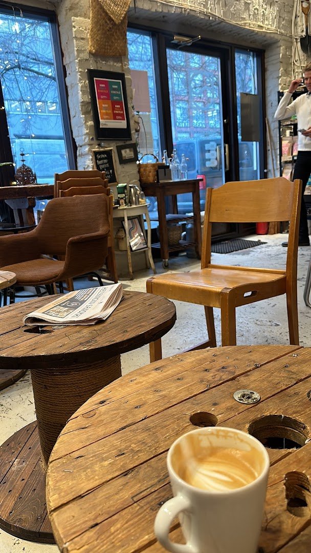 Interior of Helsingin Kahvipaahtimo, Päiväkahvibaari I / Vallila, specialty coffee shop in Helsinki