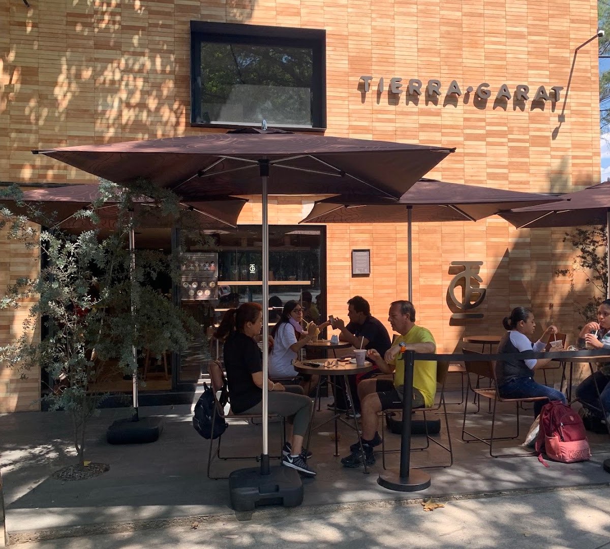 Storefront of Tierra Garat Vicente García, specialty coffee shop in Mexico City