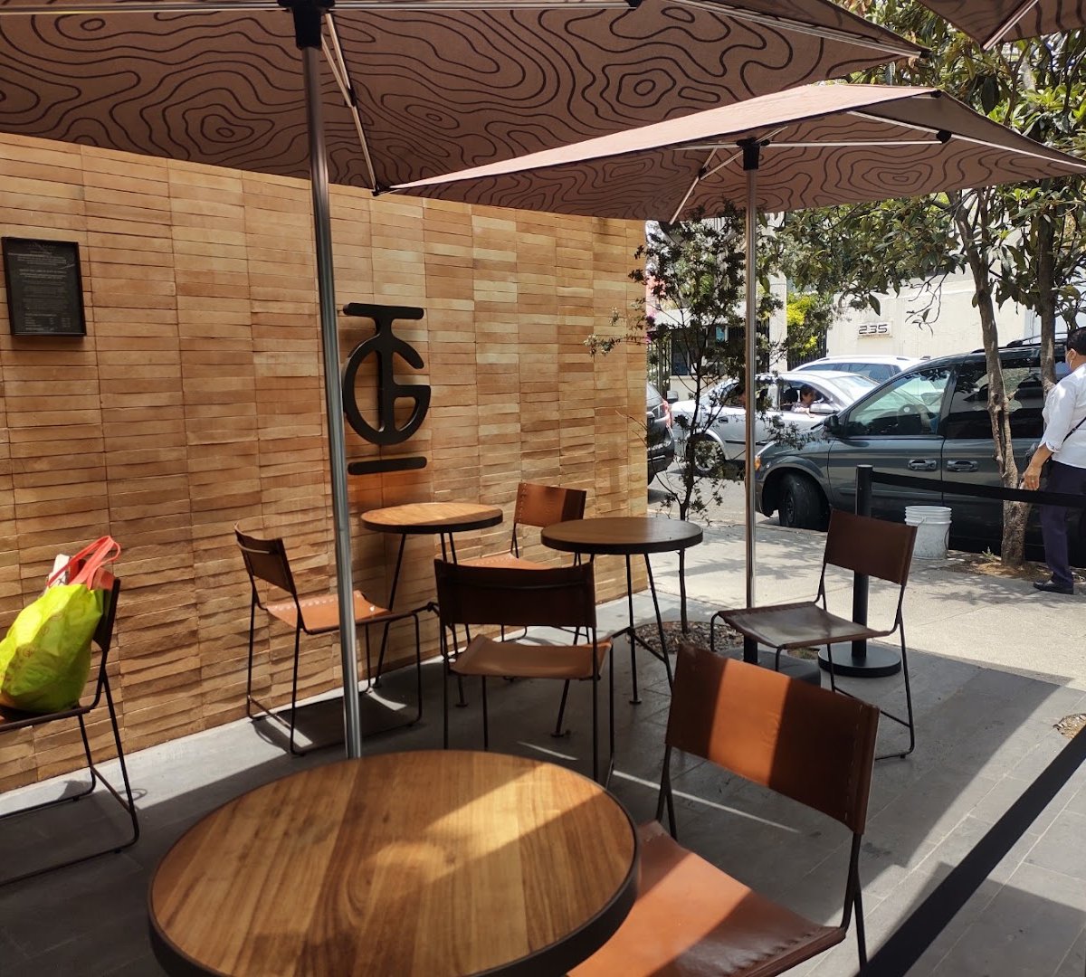 Storefront of Tierra Garat Vicente García, specialty coffee shop in Mexico City