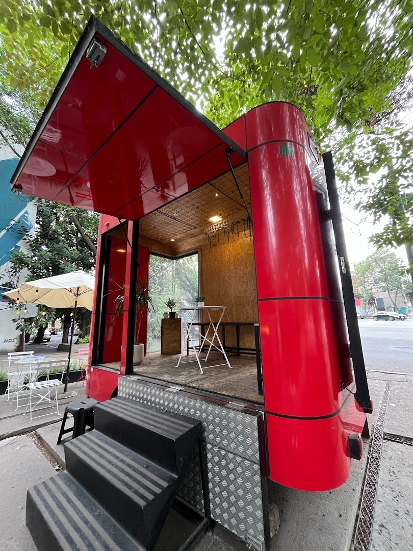 Storefront of LOU Brew Bar, specialty coffee shop in Mexico City