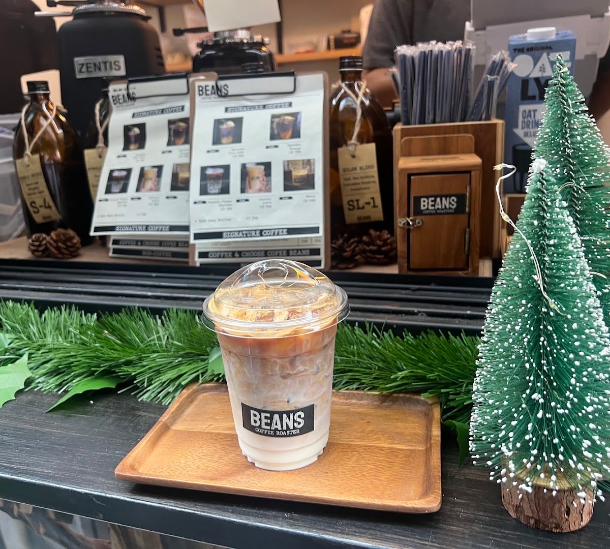 BEANS COFFEE ROASTER SILOM specialty coffee shop in Bangkok - photo 5