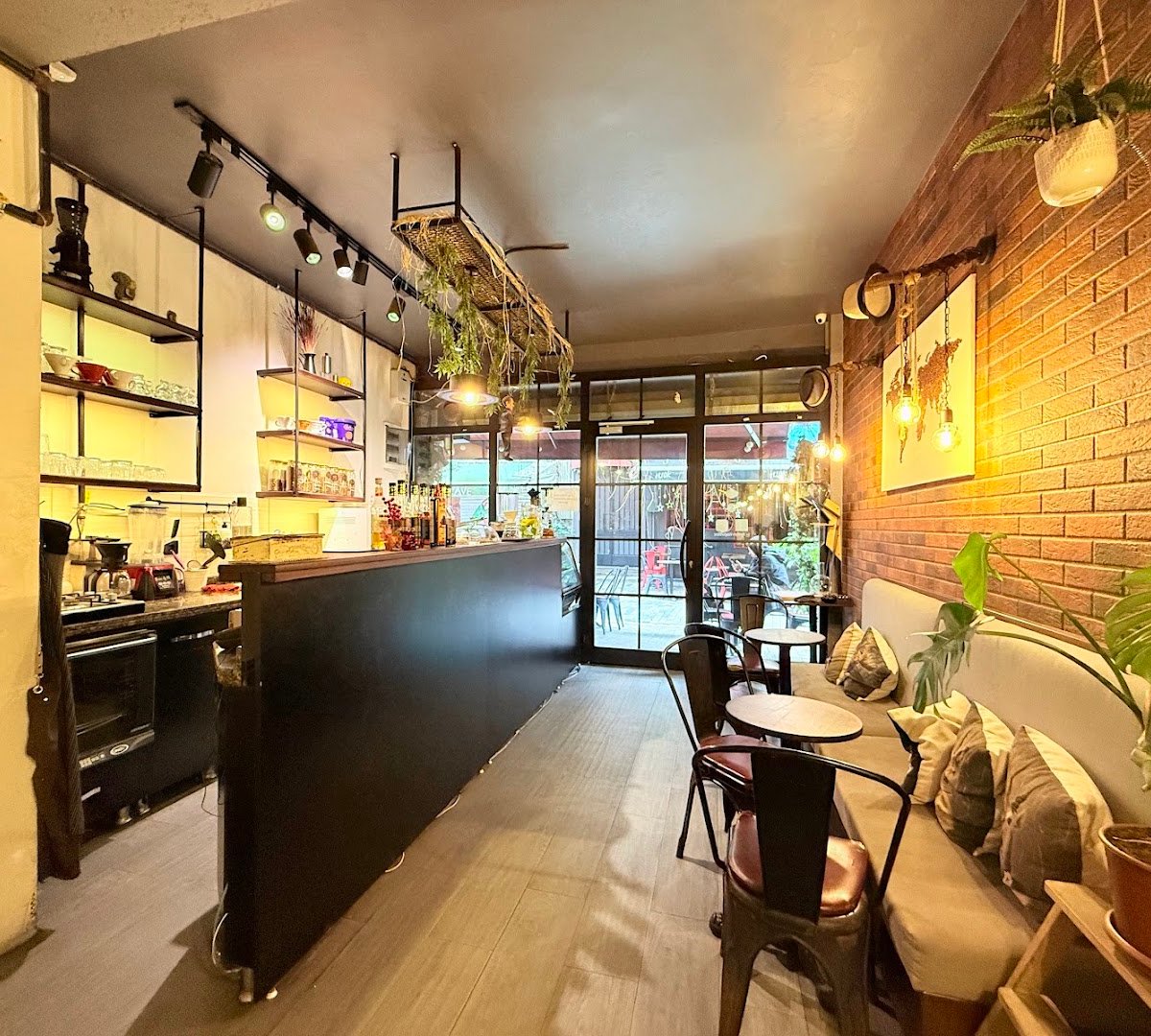 Malavita Coffee specialty coffee shop in Istanbul - photo 2