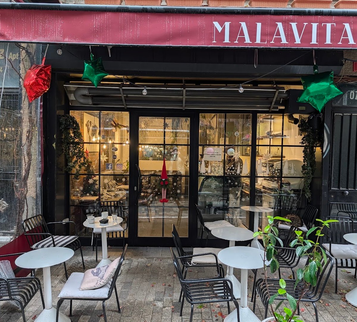 Malavita Coffee specialty coffee shop in Istanbul - photo 7