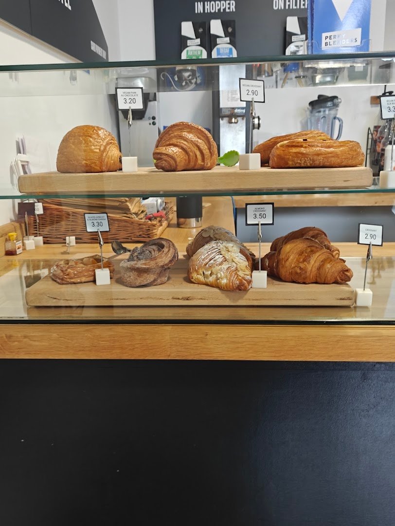 Perky Blenders @ Hoe Street specialty coffee shop in London - photo 9