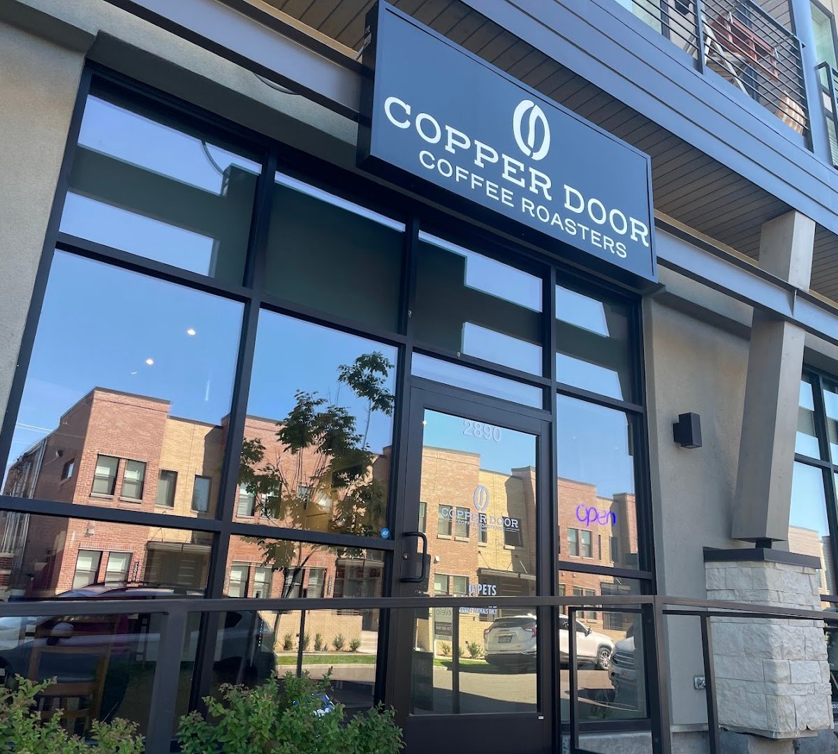 Copper Door Coffee Roasters specialty coffee shop in Denver - photo 2