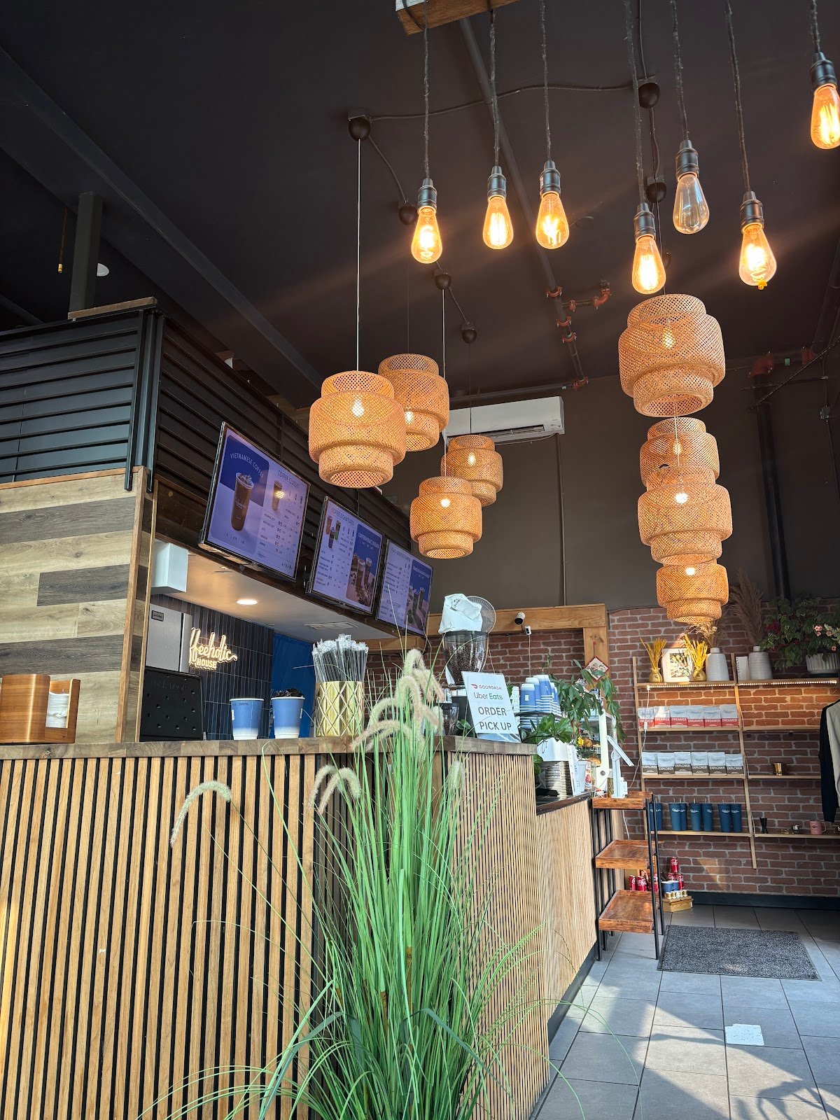 Coffeeholic House specialty coffee shop in Seattle - photo 6