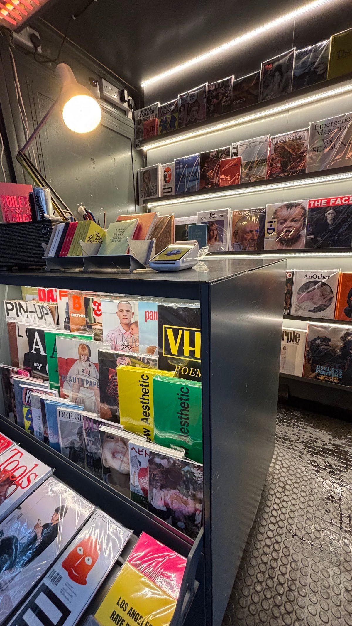 News & Coffee specialty coffee shop in London - photo 2