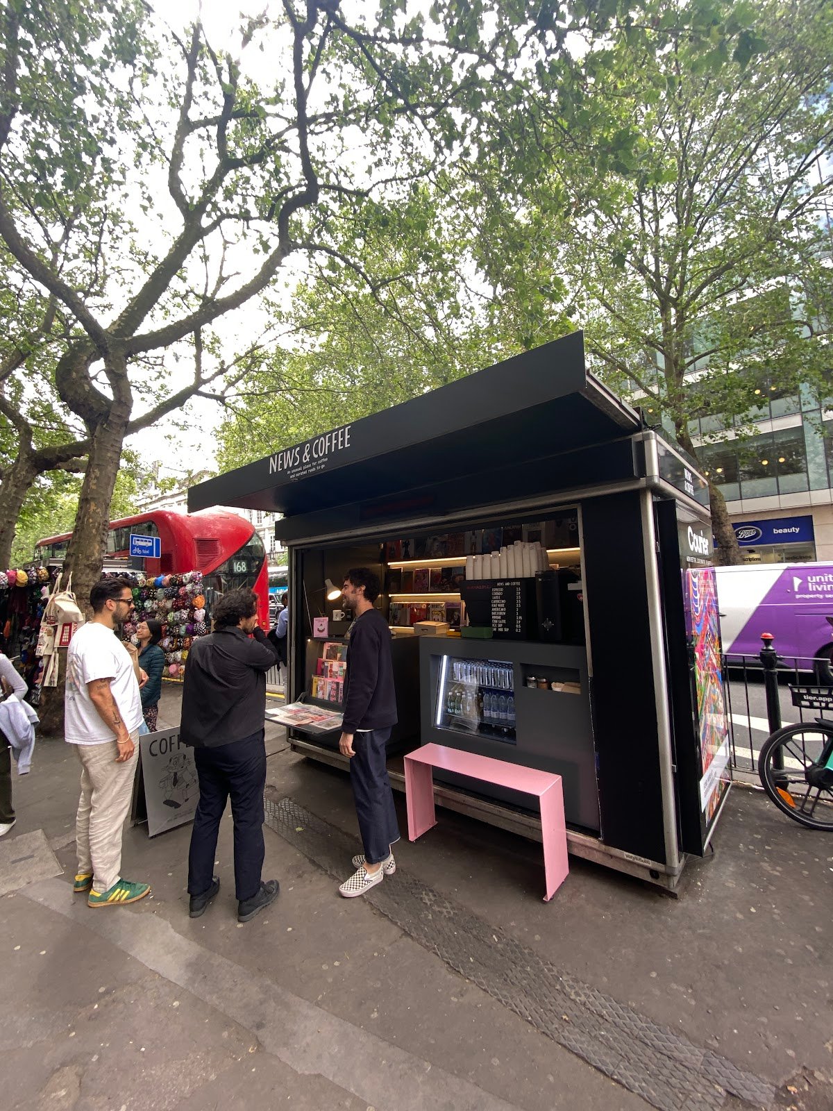 News & Coffee specialty coffee shop in London - photo 3