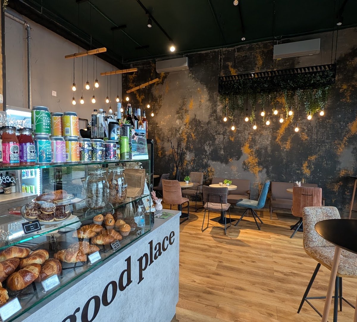 The DAM_n Good Place specialty coffee shop in Budapest - photo 8