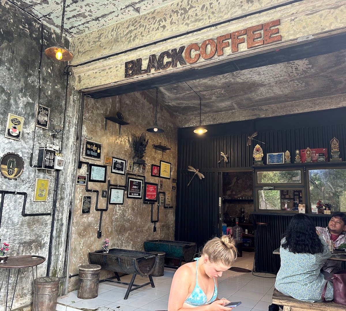 Black coffee specialty coffee shop in Bali - photo 7