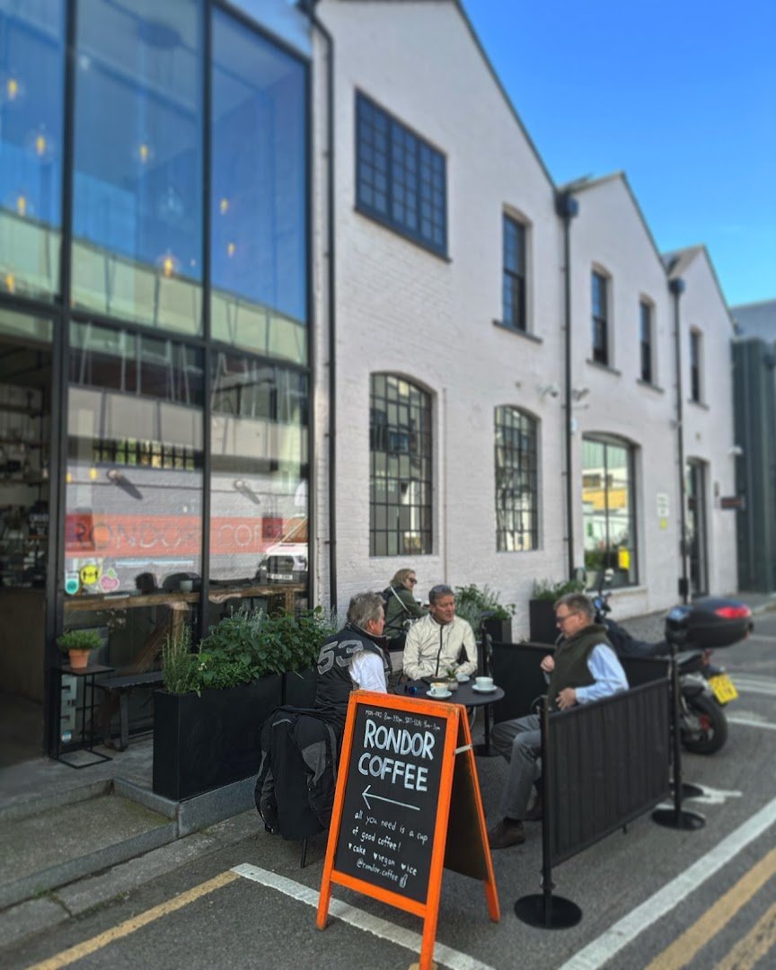 Rondor Coffee specialty coffee shop in London - photo 4