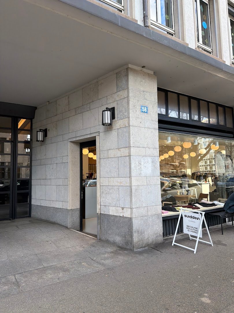 Storefront of SUDDEN coffee, specialty coffee shop in Zurich