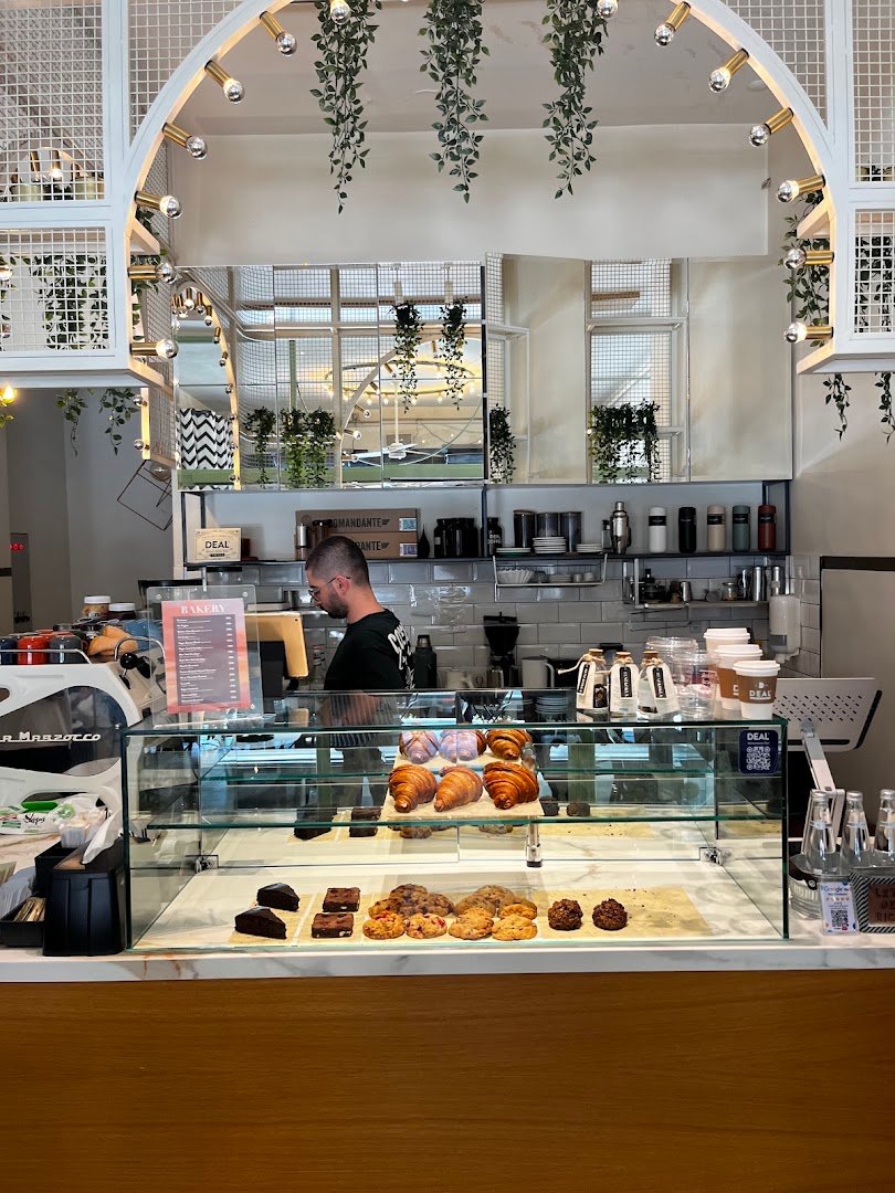Deal Coffee Co. specialty coffee shop in Istanbul - photo 8