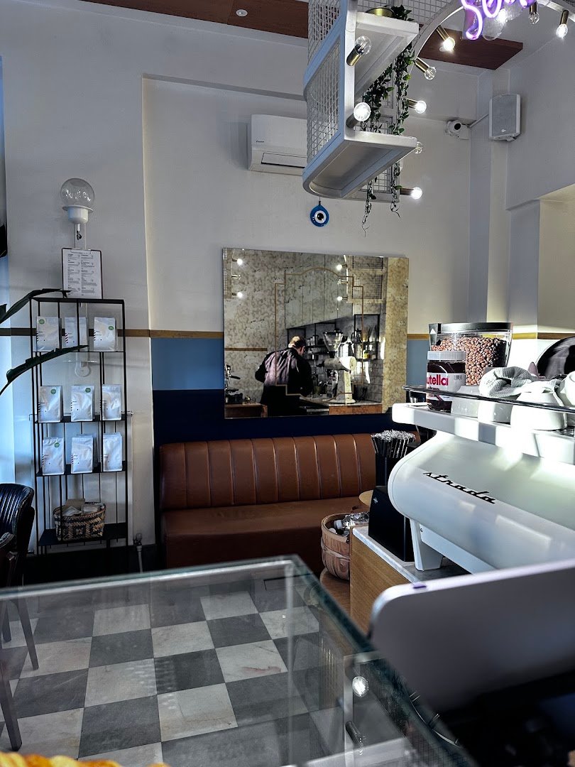 Deal Coffee Co. specialty coffee shop in Istanbul - photo 10