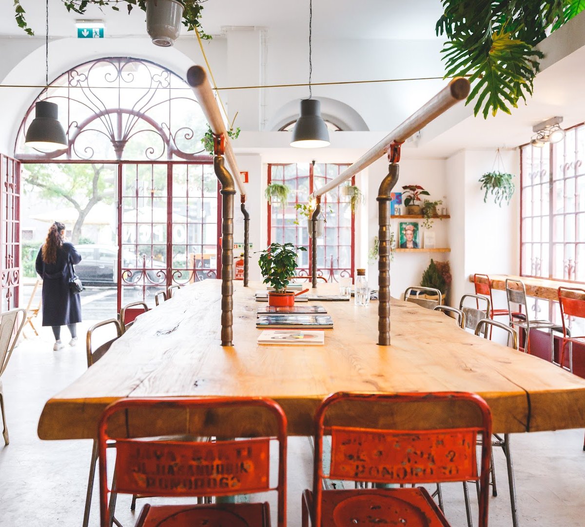 Interior of The Royal Rawness, specialty coffee shop in Lisbon