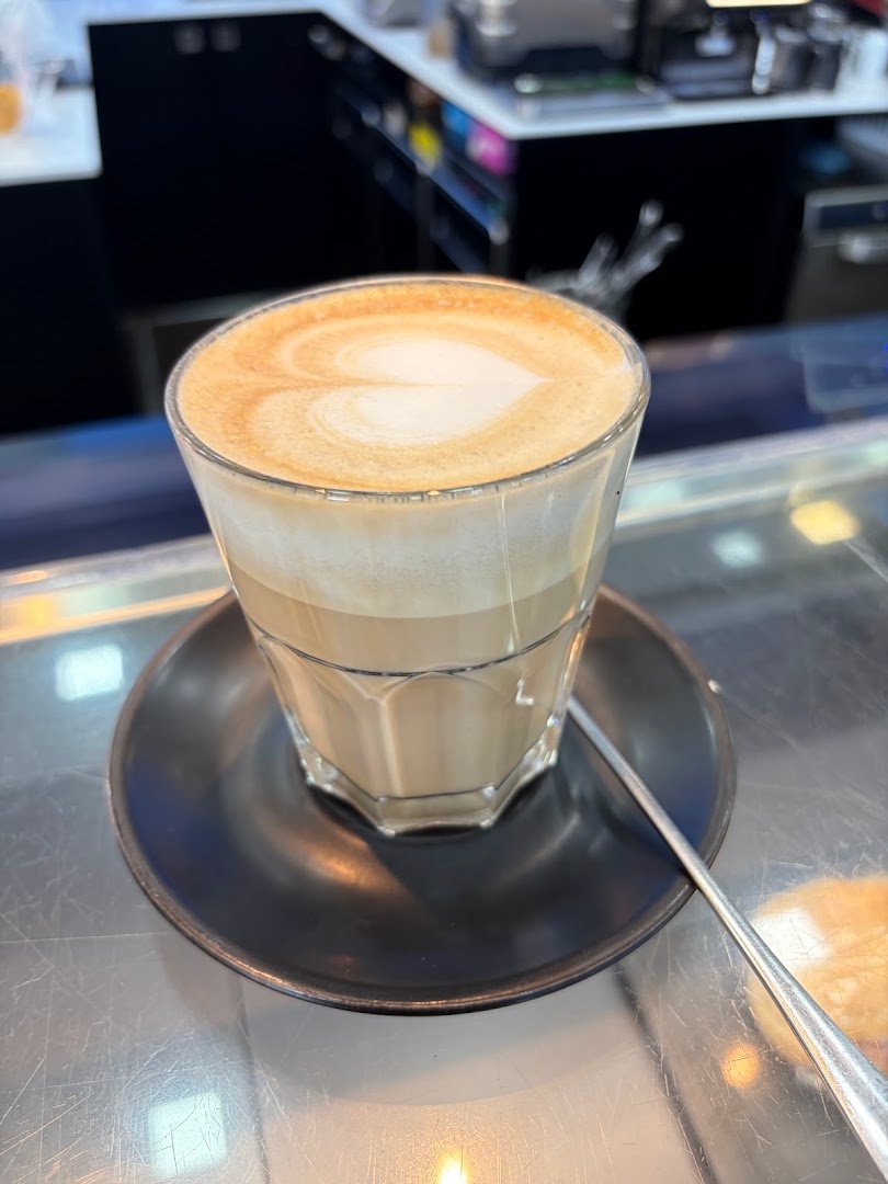 Coffee at Black on White-Bar Roma, specialty coffee shop in Rome