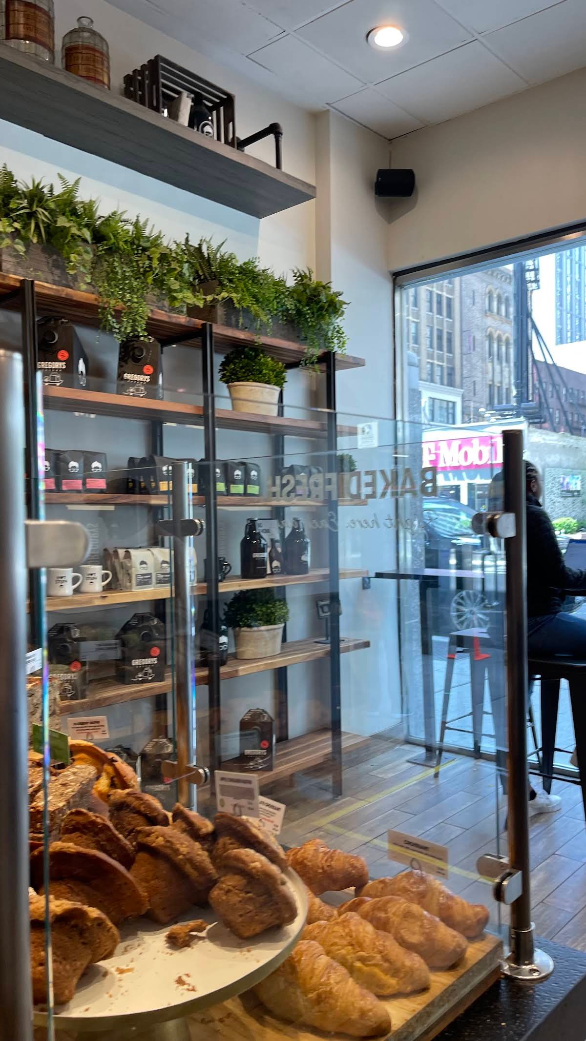 Gregorys Coffee specialty coffee shop in New York - photo 8