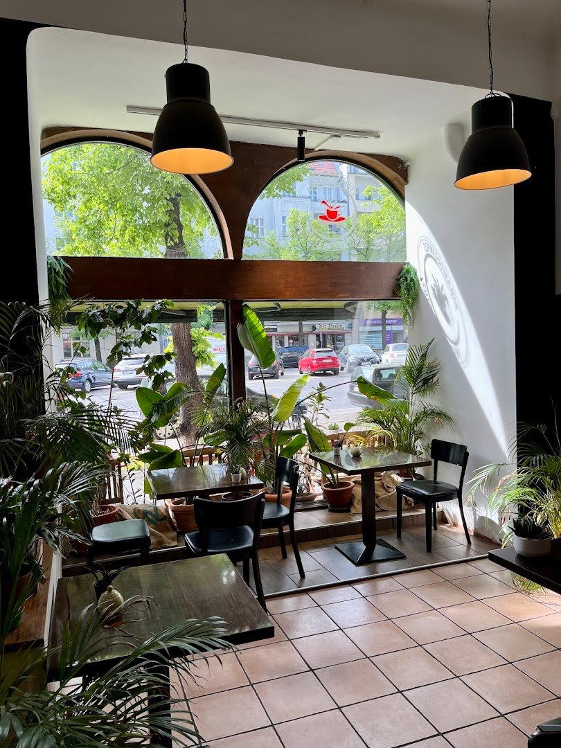 Café, Rösterei & Werkstatt - Espressomania specialty coffee shop in Berlin - photo 5