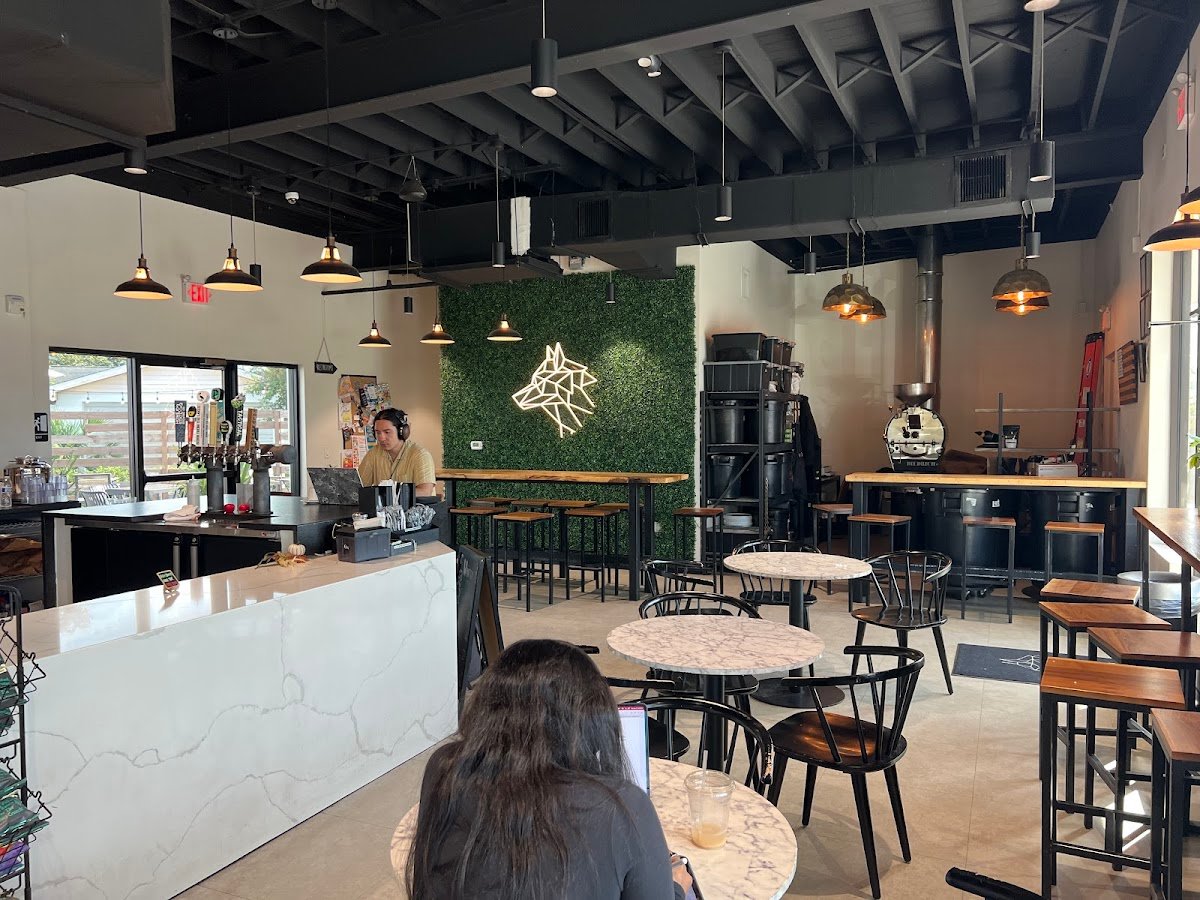 Lobos Coffee Roasters specialty coffee shop in Orlando - photo 2