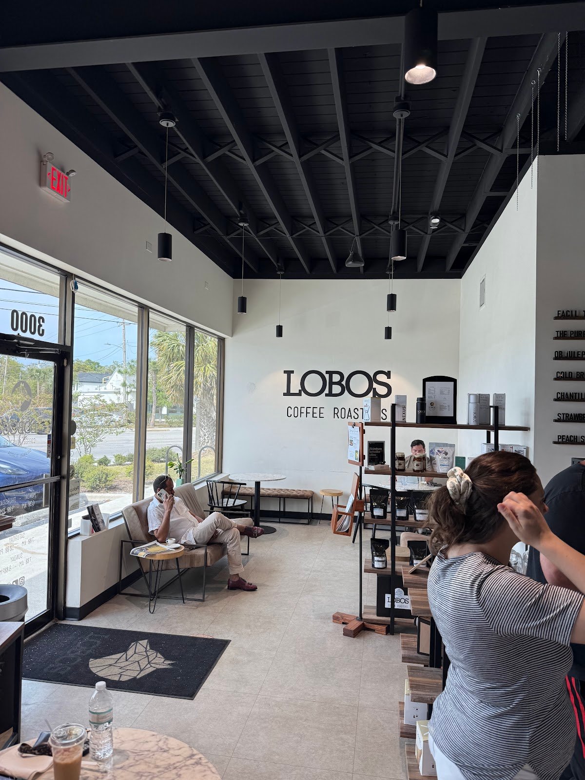 Lobos Coffee Roasters specialty coffee shop in Orlando - photo 4