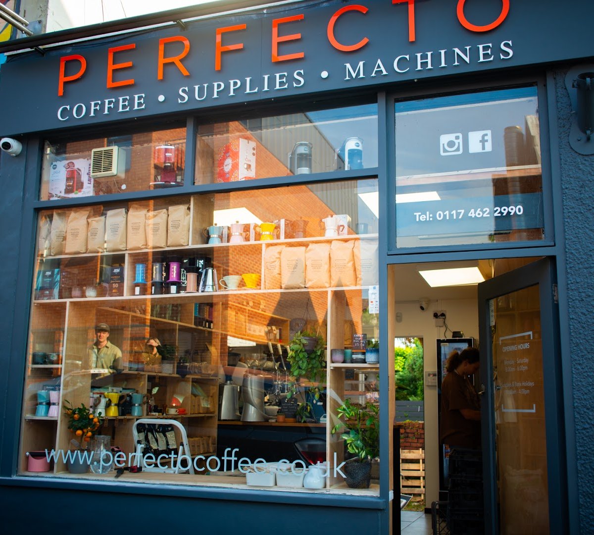 Perfecto Express specialty coffee shop in Bristol - photo 2