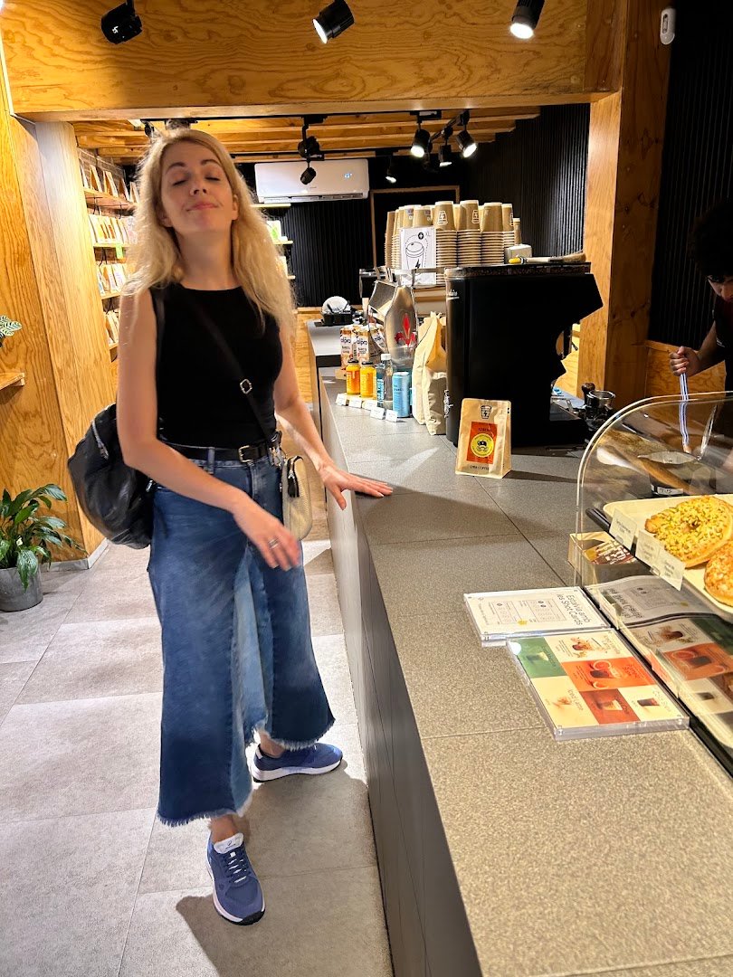 Syra Coffee - Passeig Sant Joan specialty coffee shop in Barcelona - photo 7