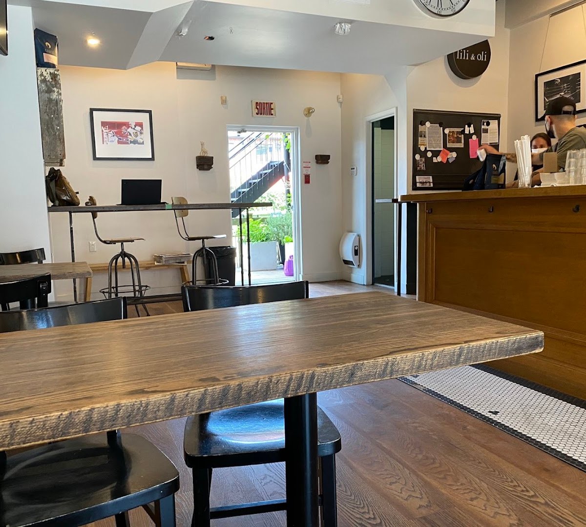 Interior of Lili & Oli, specialty coffee shop in Montreal