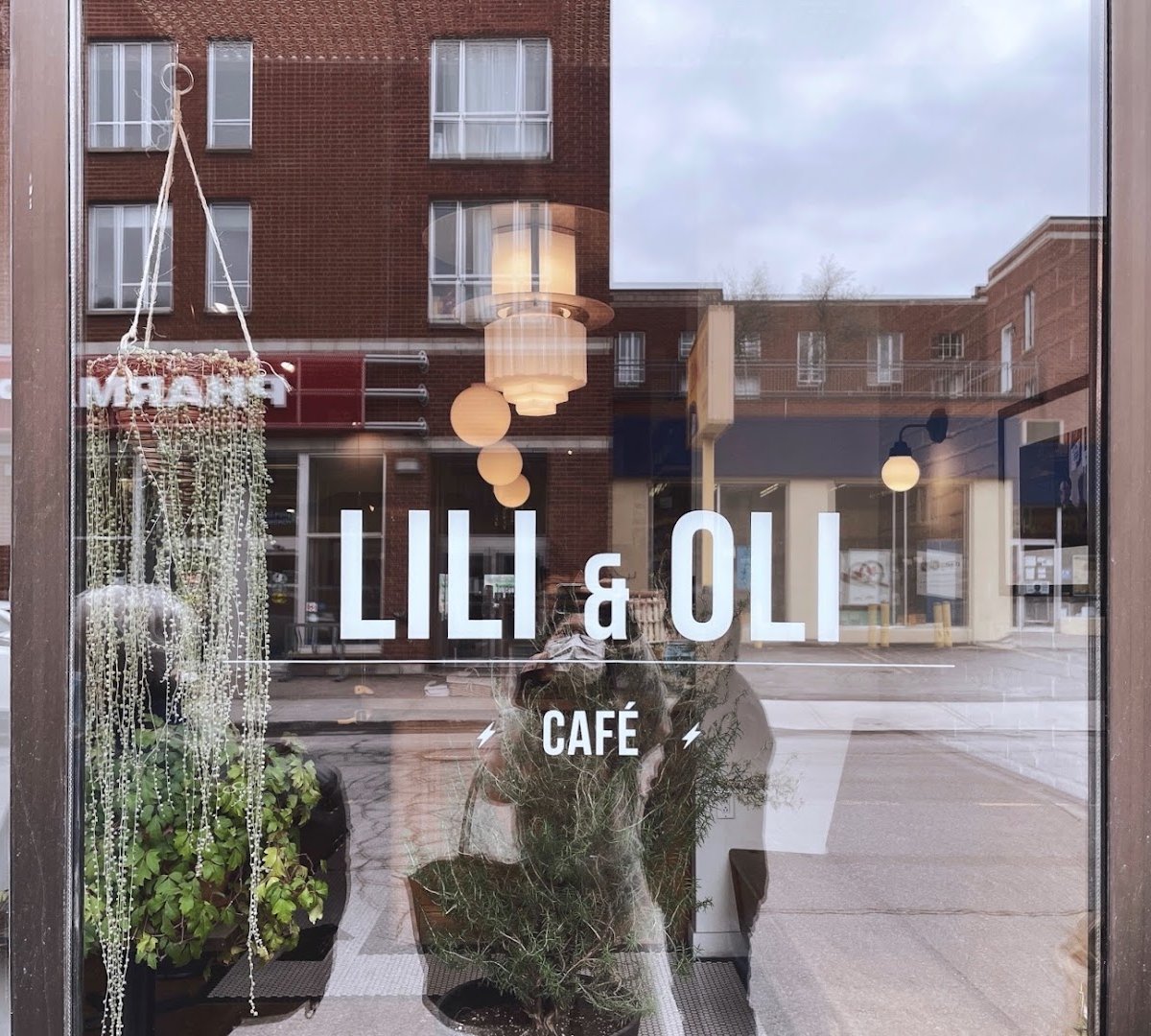 Storefront of Lili & Oli, specialty coffee shop in Montreal