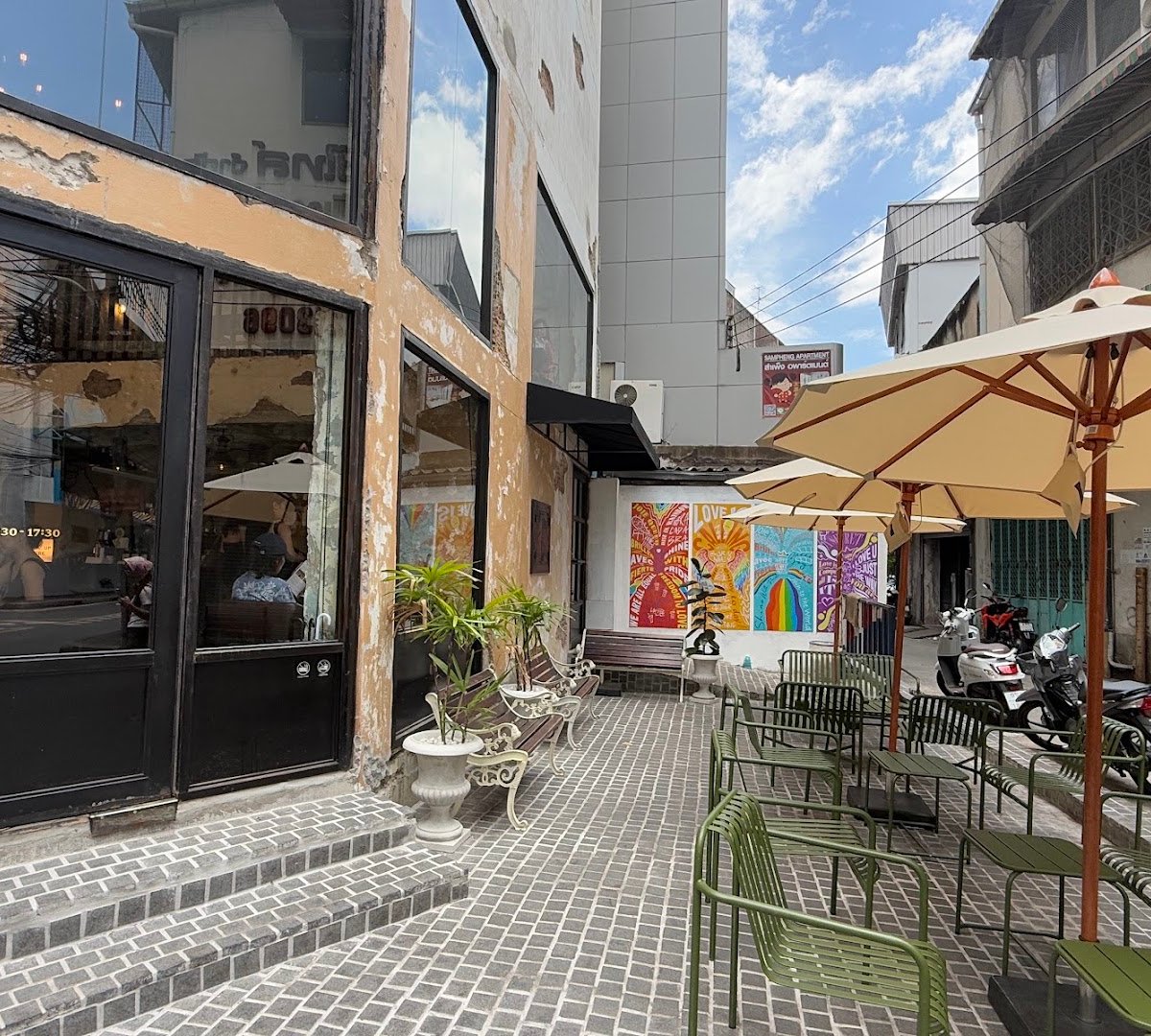 BEANS Coffee Roaster Songwat specialty coffee shop in Bangkok - photo 8