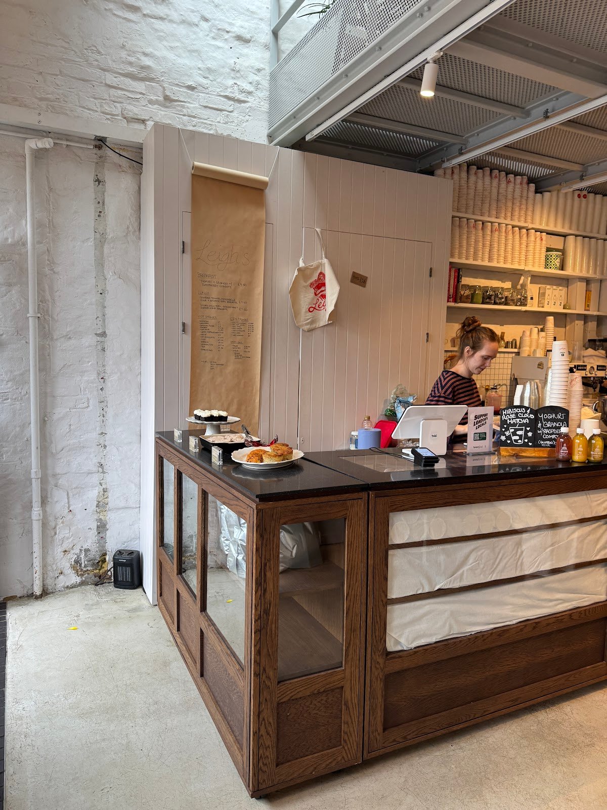 Leigh's specialty coffee shop in London - photo 4