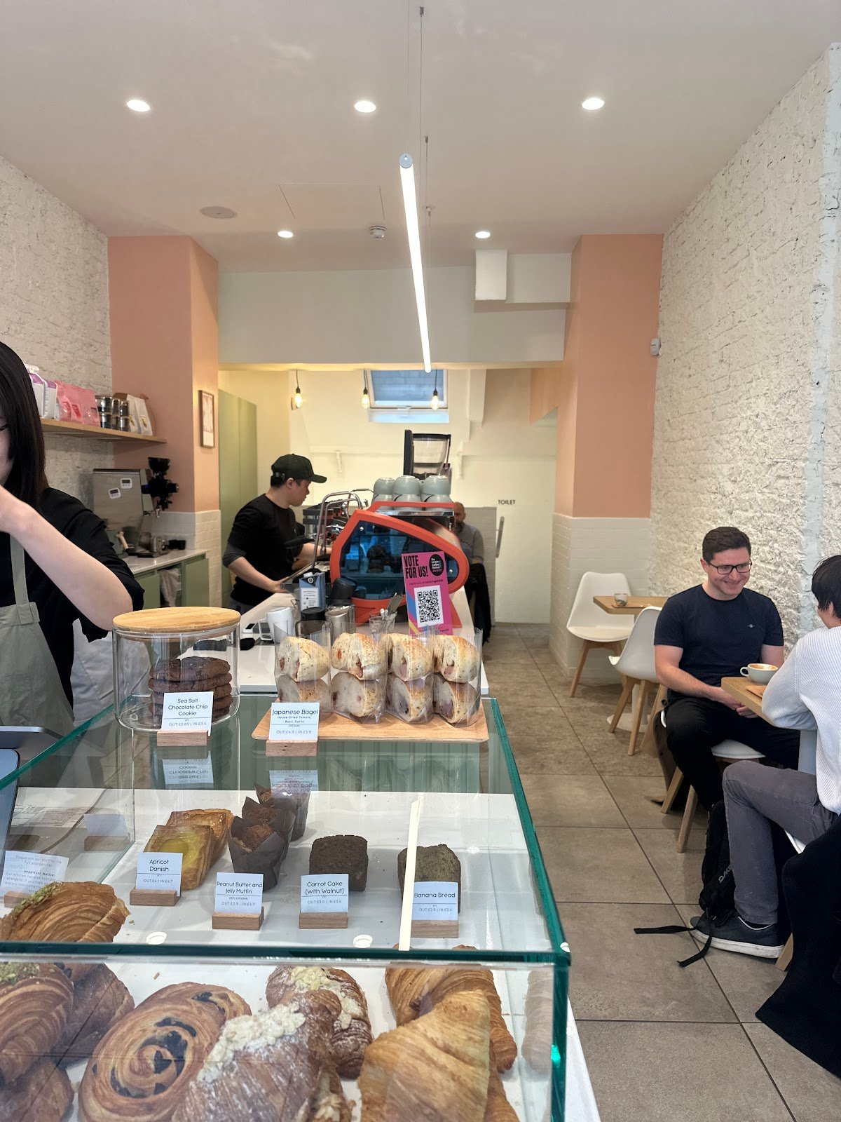 Snoozzze Coffee specialty coffee shop in London - photo 6