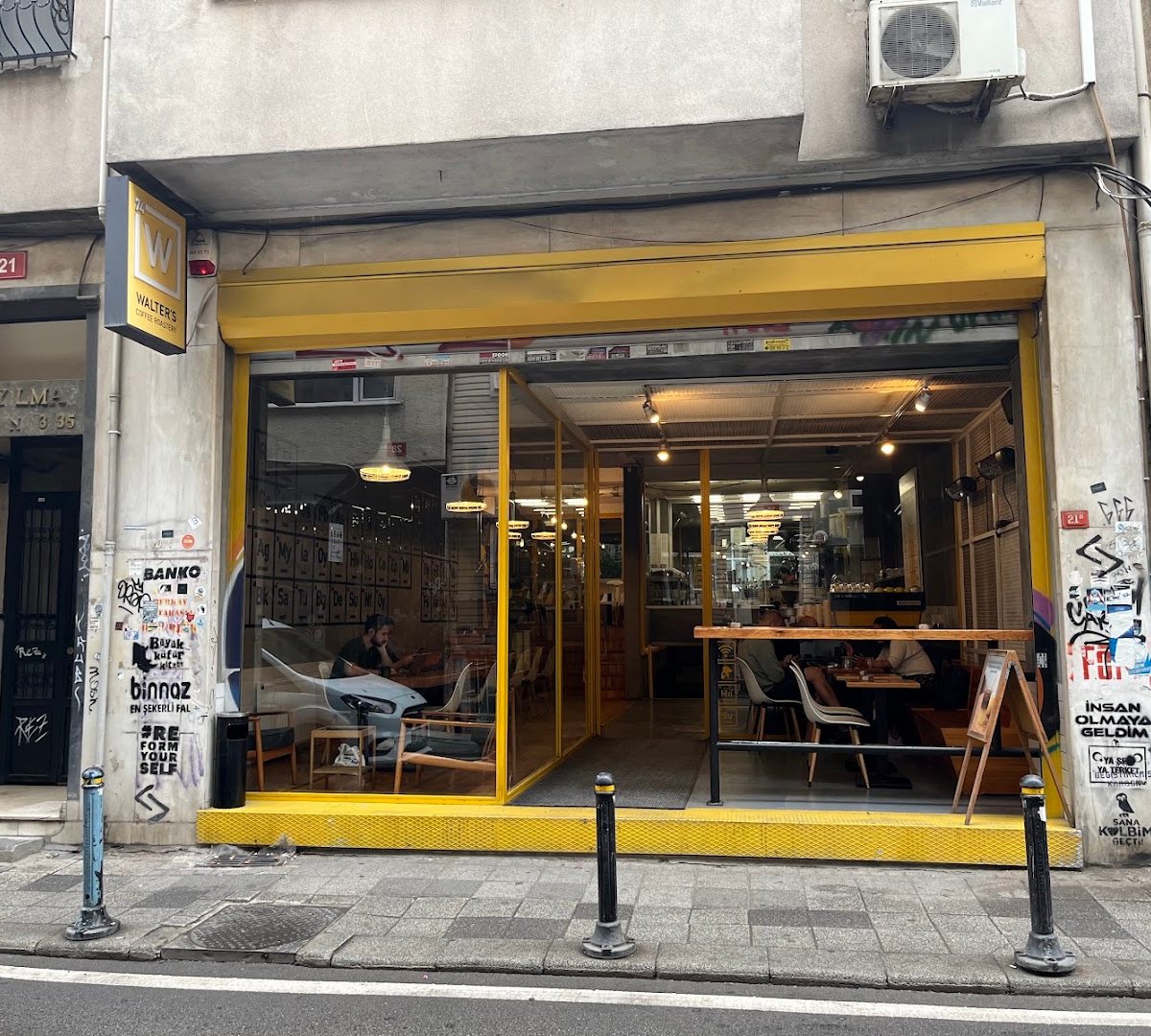 Walter's Coffee Roastery specialty coffee shop in Istanbul - photo 2