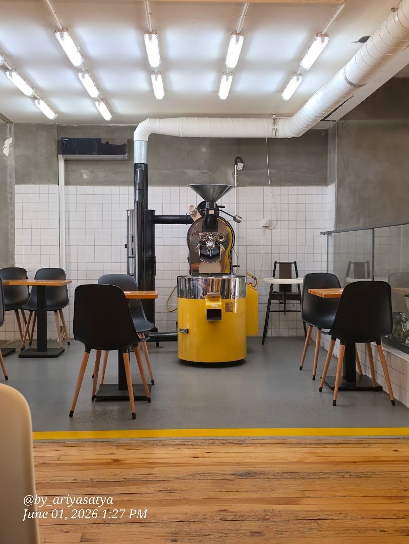 Walter's Coffee Roastery specialty coffee shop in Istanbul - photo 7