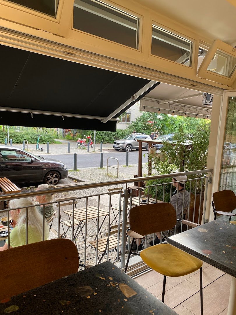 Five Elephant Schwedter specialty coffee shop in Berlin - photo 11