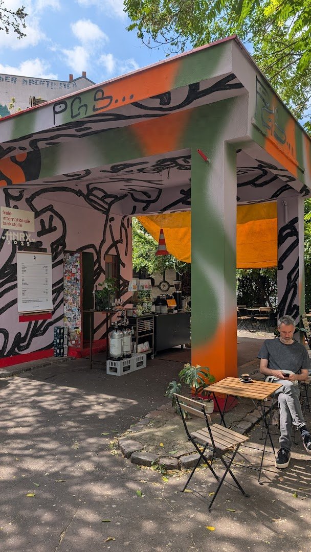 Five Elephant Schwedter specialty coffee shop in Berlin - photo 4