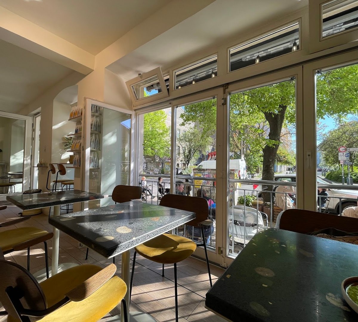Five Elephant Schwedter specialty coffee shop in Berlin - photo 5