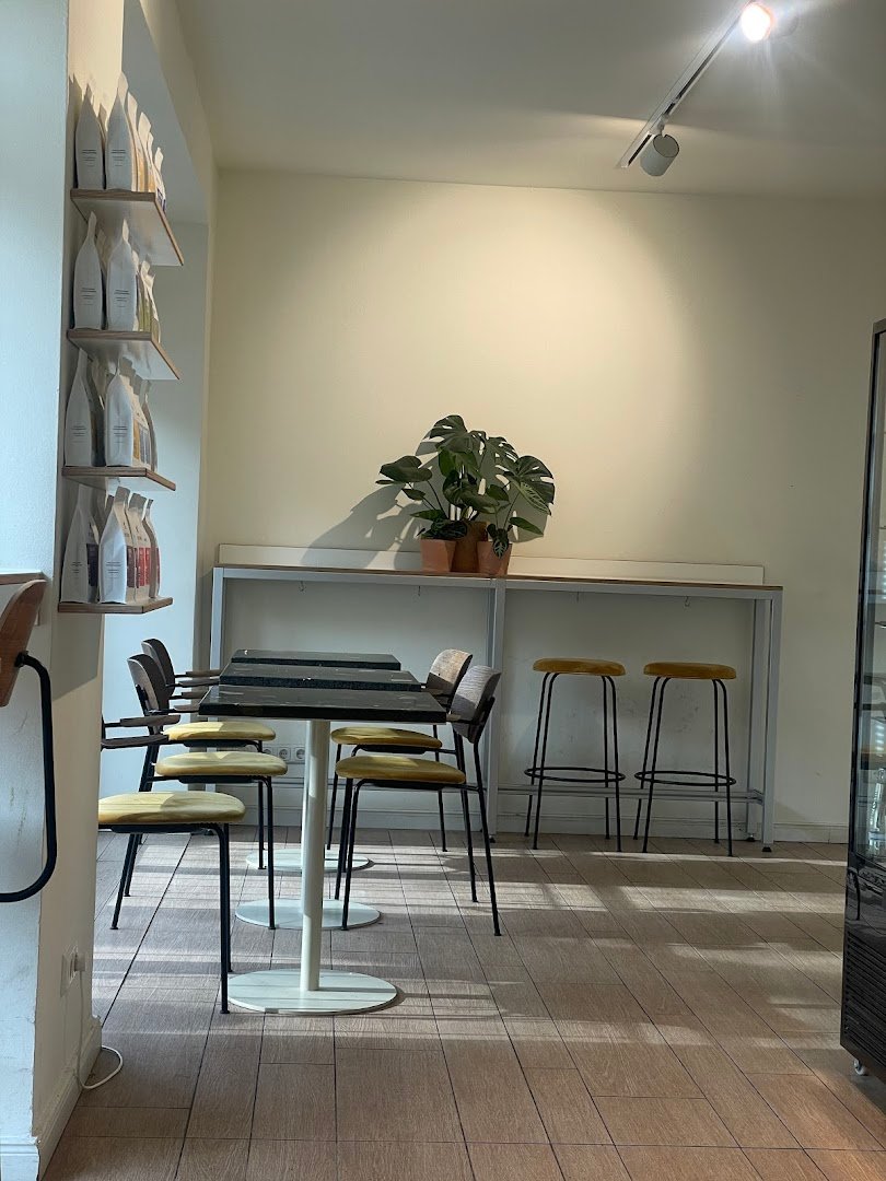 Five Elephant Schwedter specialty coffee shop in Berlin - photo 9