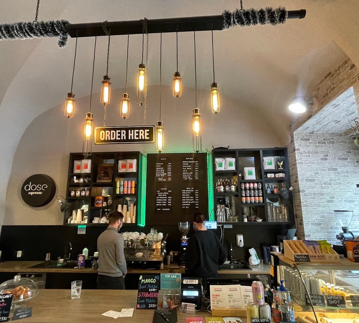 Dose Espresso Budapest specialty coffee shop in Budapest - photo 5