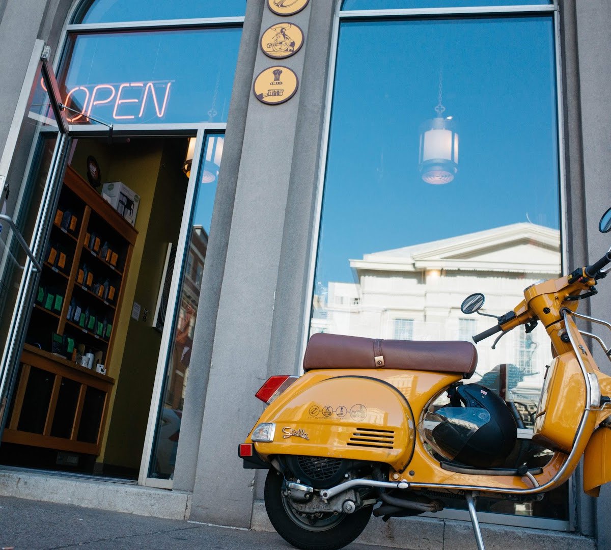 Storefront of Sunergos Coffee, specialty coffee shop in Louisville