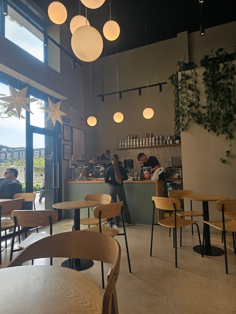Kefir Coffee & Bakery specialty coffee shop in Barcelona - photo 3