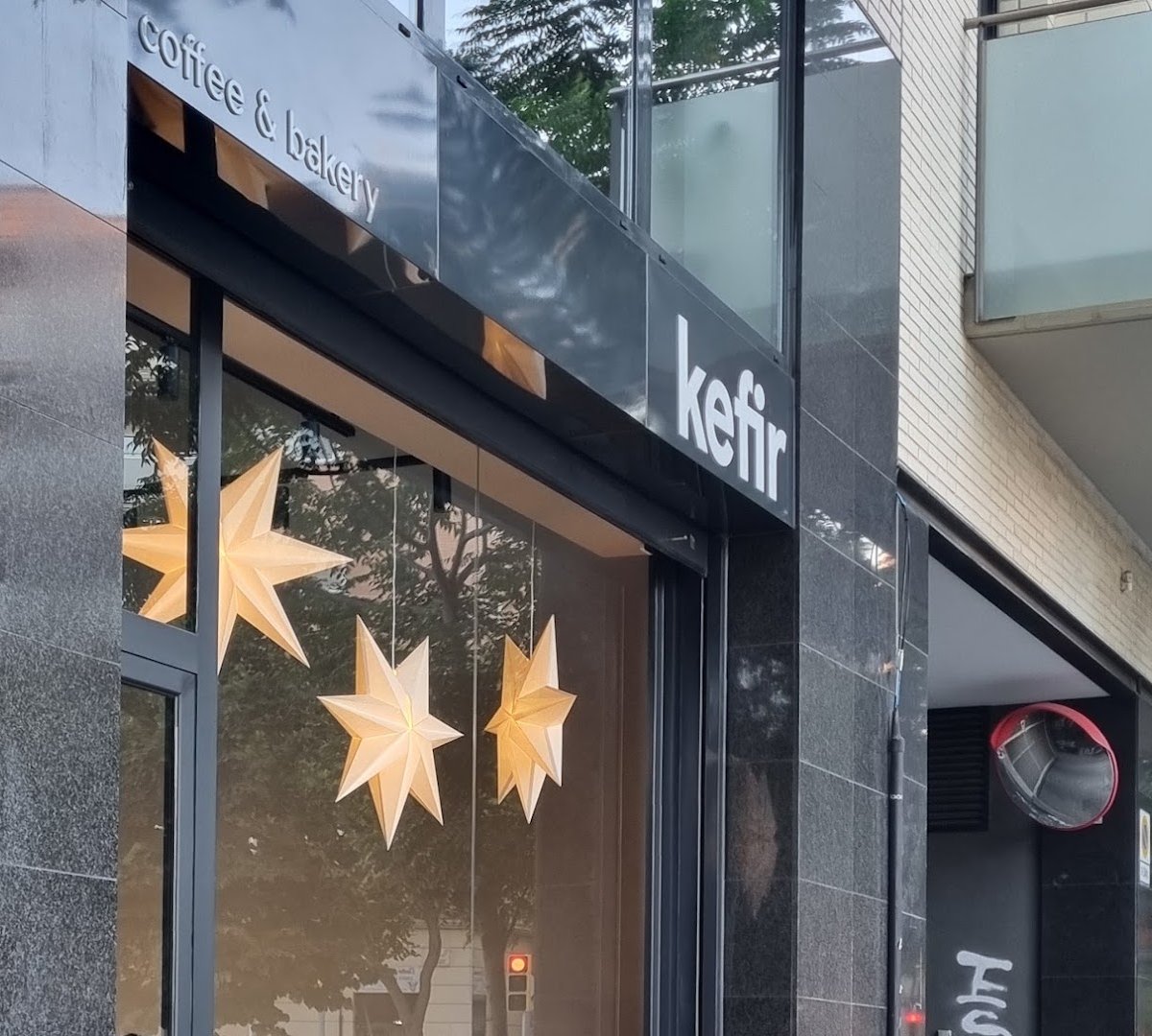 Kefir Coffee & Bakery specialty coffee shop in Barcelona - photo 9