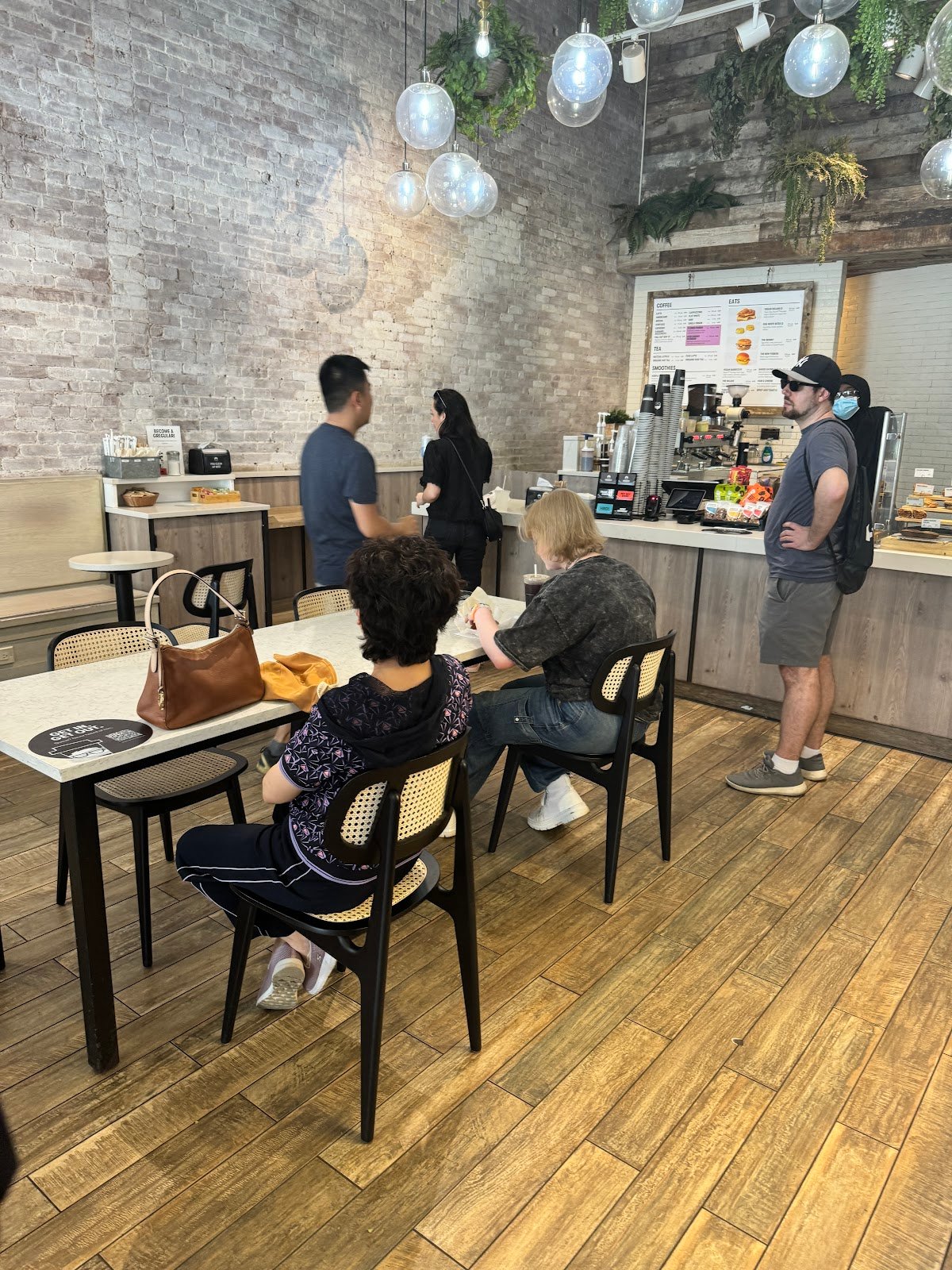 Gregorys Coffee specialty coffee shop in New York - photo 3