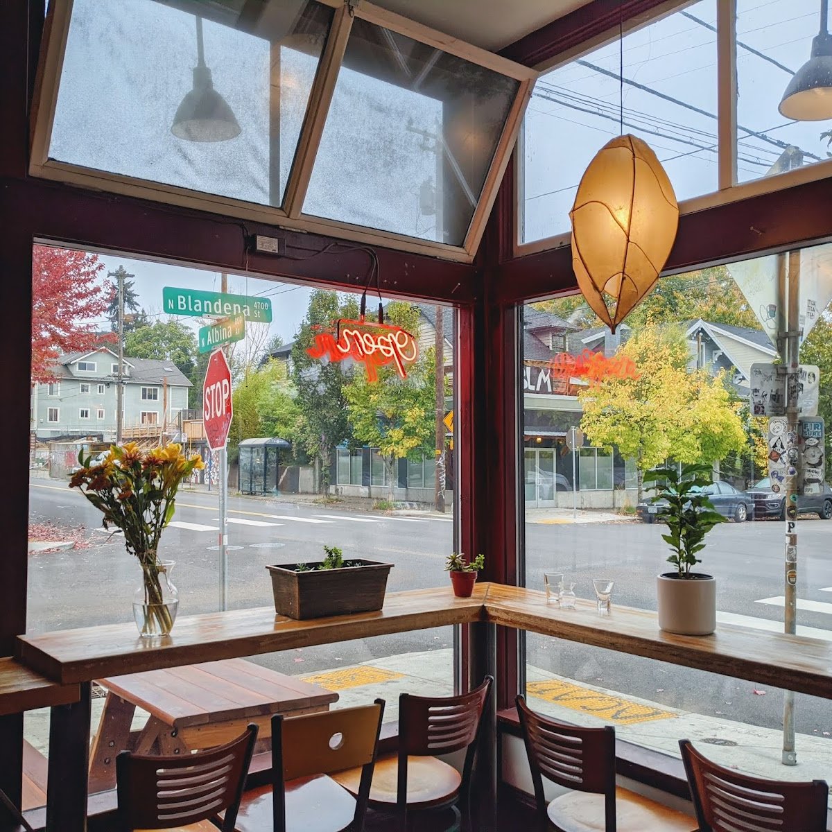 Albina Press specialty coffee shop in Portland - photo 8