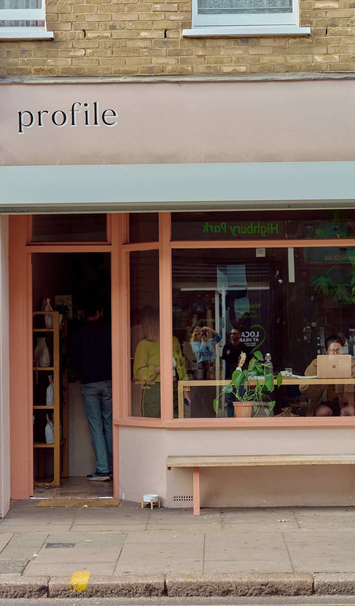 Profile Highbury specialty coffee shop in London - photo 9