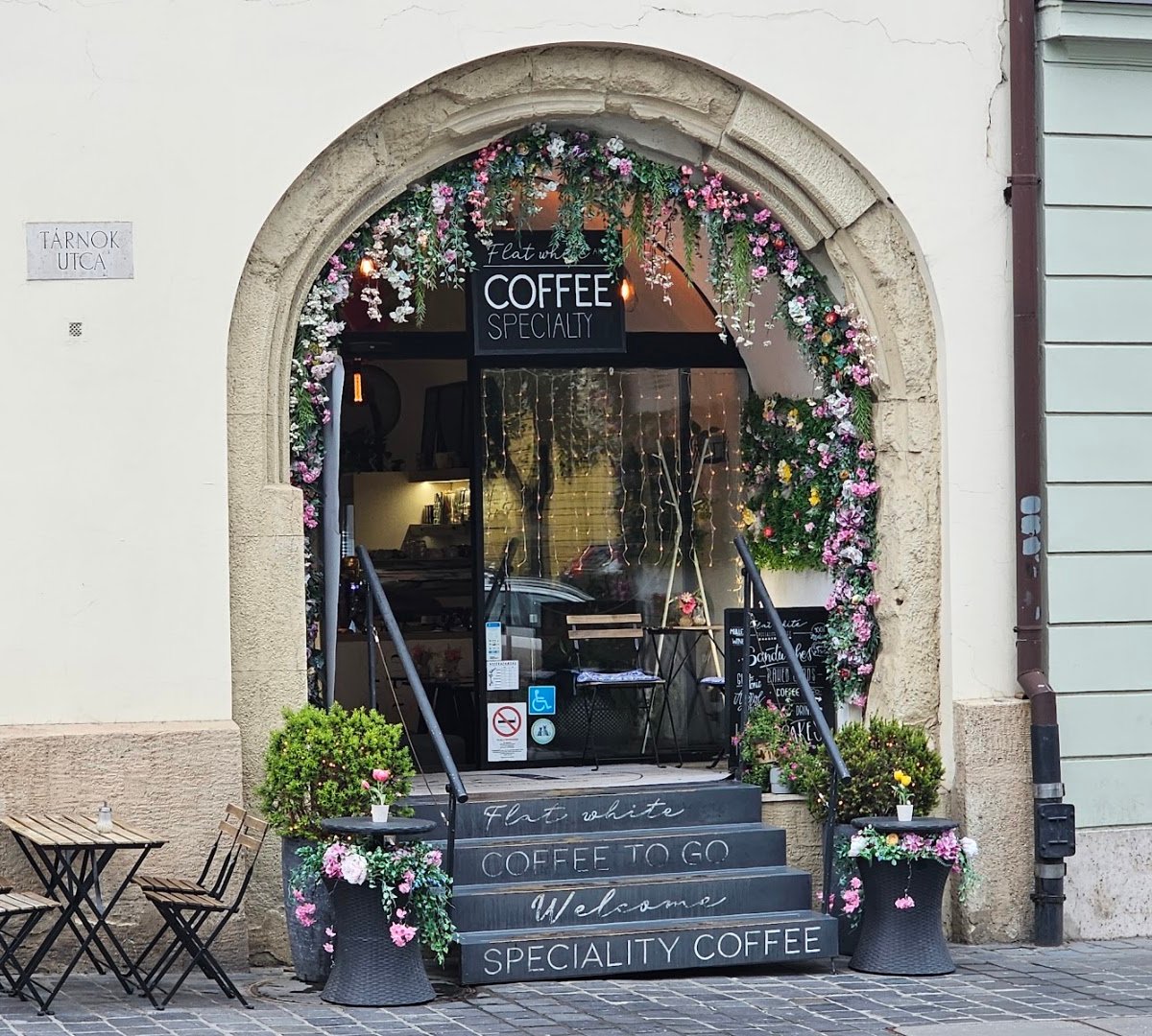 Flat White Art specialty coffee shop in Budapest - photo 2
