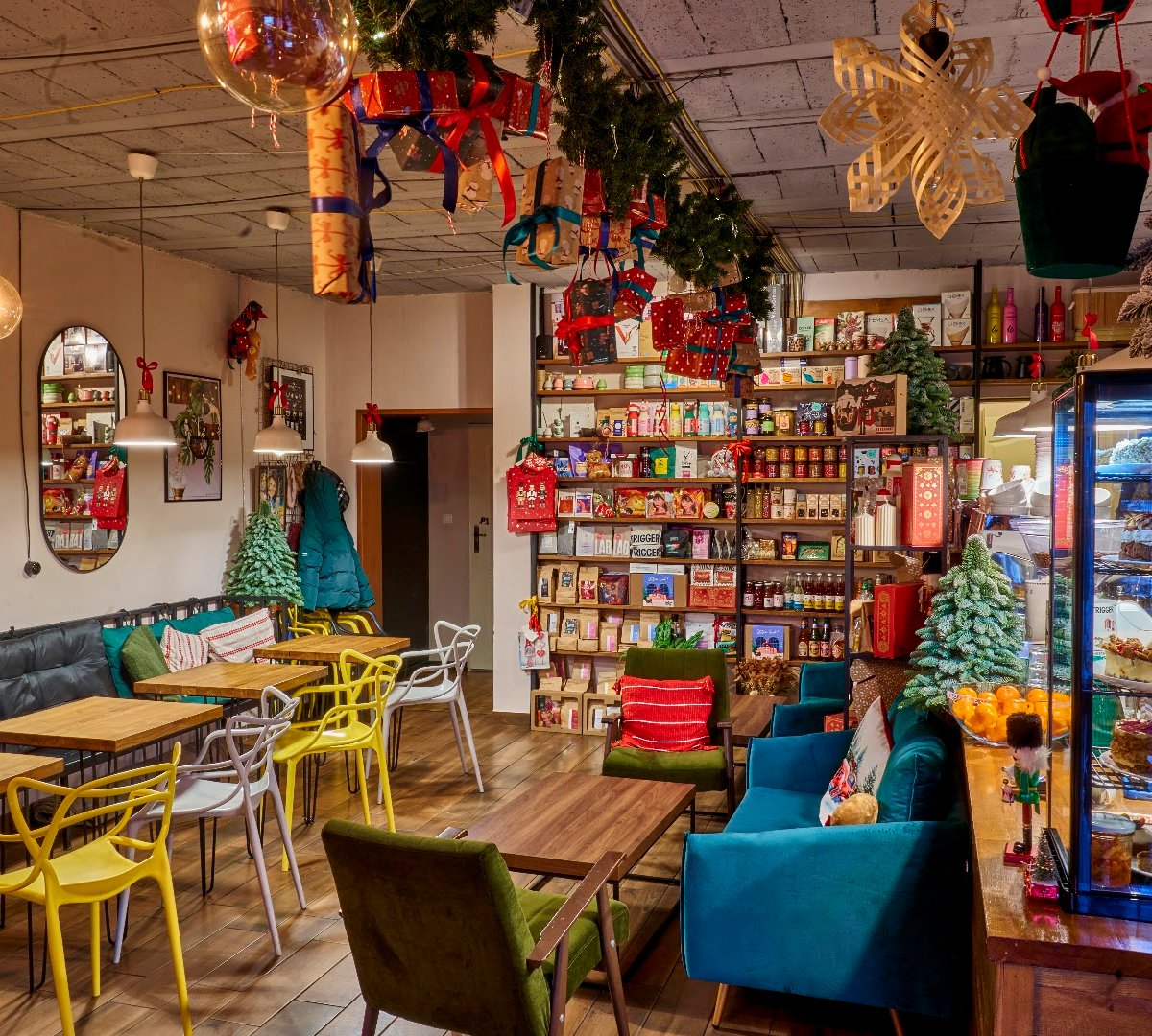 Interior of Frykasy Rarytasy, specialty coffee shop in Warsaw
