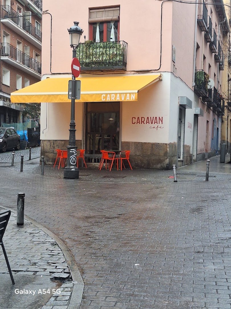 Caravan Cafe specialty coffee shop in Madrid - photo 9