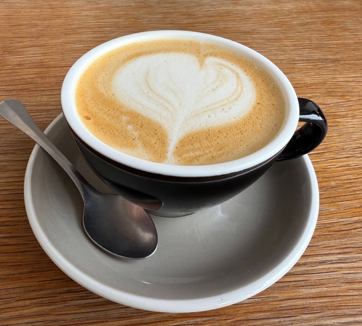 Coffee at Época, specialty coffee shop in Porto