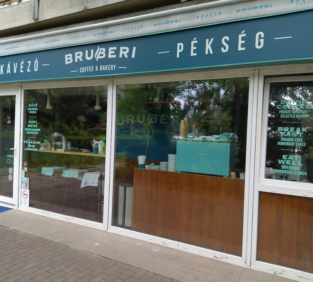 Bruberi Coffee & Bakery specialty coffee shop in Budapest - photo 7